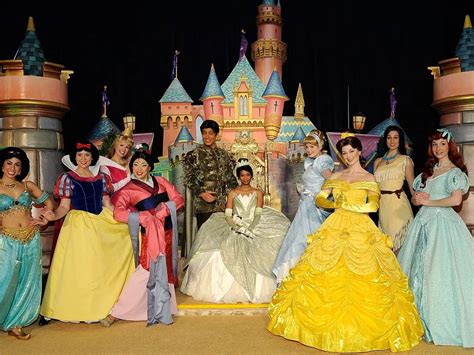 disneyland paris personnage princesse|Everything for Disney Princess fans at Disneyland。